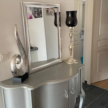 Le Chantilly Apartment *